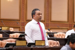 ބާރުގަދަ ވަޒީރުންނާ ފައިޓު ދެވޭނެ މެންބަރުންނެއް ނެތް: އަސްލަމް