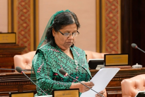 މުއިއްޒު: އަސްމާއާ ހެދި ހަޑިވެ، ބަދުނާމު ވެއްޖެ!