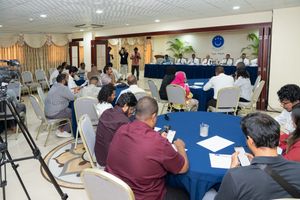 ހުލާސާކޮށް އިއްޔެ: މީޑިއާ ބިލާ ހުރިހާ ނޫސްވެރިން ވެސް ދެކޮޅު