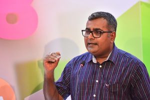 ކާނަލް ނަޝީދާއި އަލަމްގީރްގެ ޕާސްޕޯޓް ހިފަހައްޓައިފި