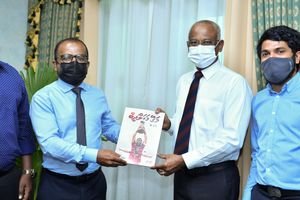"އަދަދު" ގެ ސާފް ޗެމްޕިއަންޝިޕް ގައިޑް ރައީސް އަށް ހަދިޔާކޮށްފި