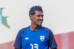 ކީޕަރު ފައިސަލް ނިއު ރޭޑިއަންޓަށް ސޮއިކޮށްފި 
