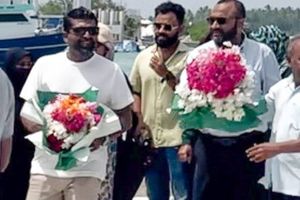 ދެ މިނިސްޓަރުން ގައްދޫ ދާއިރާ އަމިއްލަ ކެންޑިޑޭޓުގެ ކެމްޕޭނުގައި