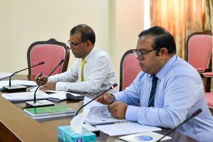 "އިންޑިއާ އައުޓް" ކެމްޕޭން މައްސަލަ ބަލަން ގިނަ ހުށަހެޅުންތަކެއް
