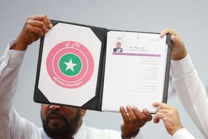 ފޯރިގަދަ ހިނގާލުމަކާއެކު ގާސިމްގެ ކެންޑިޑެސީ ފޯމު ހުށަހަޅައިފި