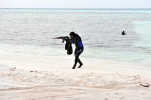 ސިފައިން އައްޑޫގަ ހަތިޔާރާއެކު އޭޕްރީލާ ހަމައަށް ހަރަކާތްތެރިވަނީ