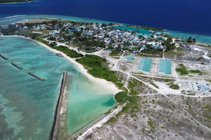 ތިމަރަފުށީގައި ފަސް މީހުންގެ ގްރޫޕަކުން ގެޔަކަށް ވަދެ މާރާމާރީ ހިންގައިފި