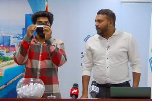 ޕާކިން ގުރު ނެގި ގޮތުން އެމްޑީޕީ މެމްބަރުން ސުވާލު އުފައްދައިފި
