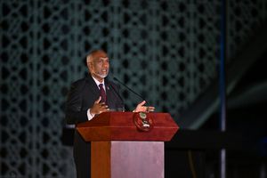އިގުތިސޯދީ މިނިވަންކަމުގެ ތަނބަކީ އެއާޕޯޓު: މުއިއްޒު