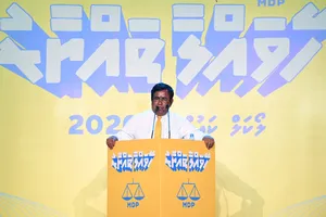 ސަރުކާރަށް އިންތިހާބުގައި މެޖޯރިޓީ ދީފިނަމަ ކައުންސިލްތައް އުވާލާނެ: ޣަފޫރު