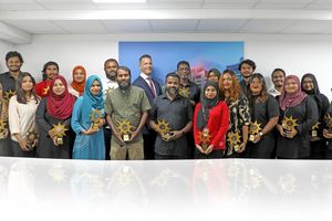 ބީއެމްއެލްގެ މުވައްޒަފުންގެ އަގުވަޒަންކޮށް "ސްޓާ އެވޯޑު" ދީފި