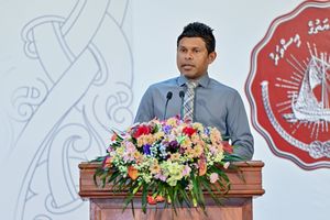 ކަޅުއޮށްފުންމި - ދިވެހި ގައުމިއްޔަތުގެ ދަރުބާރު ހުޅުވައިފި