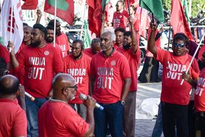އިންޑިއާ އައުޓު ހަރަކާތަށް އެންމެ ގިނައިން ފައިސާ ދިނީ މުއިއްޒު!
