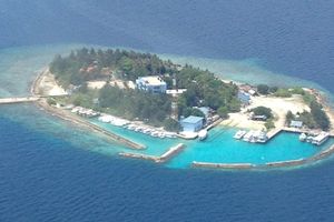 ޖަލަށް ފޯނާއި ސިމް ވައްދަން އުޅުނު ފުލުހަކު ފަސް މަހަށް ޖަލަށް