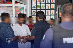 ހުޅުމާލޭގައި "ޓޭކްއަވޭ ކޮފީޝޮޕް" ހިންގާ އަށް ބިދޭސީއަކު އަތުލައިގަނެފި