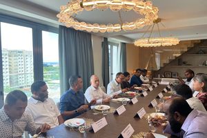 އެމެރިކާ ސަފީރު ރާއްޖޭގެ ސިޔާސީ ޕާޓީތަކާ ބައްދަލުކުރައްވައިފި