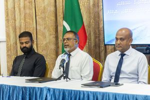 ކޭލަކުނާއި ފަރުކޮޅުގައި ނޭޗާ ޕާކު ހަދަނީ 