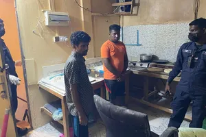 ގަވާއިދާ ހިލާފަށް ރޮށި ފިހެ ވިޔަފާރިކުރި ބަޔަކު އަތުލައިގެންފި