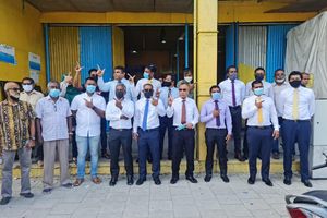 ބަރުލަމާނީ ޕެޓިޝަނުގައި 13 މެންބަރަކު ސޮއިކޮށްފި
