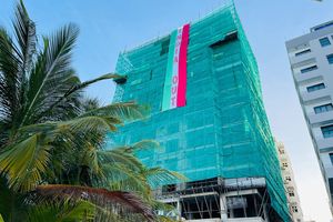 ޔާމީން ގޭގަ ހަރުކުރި ބެނާ ނަގަން ނަޝީދު ފުލުހުންނަށް ގޮވާލައިފި