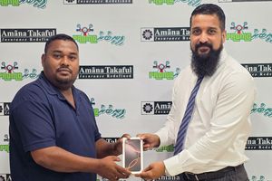 ފިނިބުރު ޕްރޮމޯ: ނަސީބުވެރިންނާ ހަތަރު އަައިފޯން ހަވާލުކޮށްފި