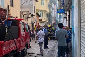 ރަށްދެބައި މަގުގައި ހުންނަ ގަރާޖެއްގައި އަލިފާން ރޯވެއްޖެ