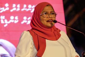 ދިވެހި މުދައްރިސް، އައިންތު މިސް ނިޔާވެއްޖެ