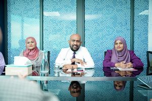 މާލޭ ސްކޫލަކުން ވަކިކުރި ތިން މުވައްޒަފުންގެ މައްސަލަ ބަލަނީ