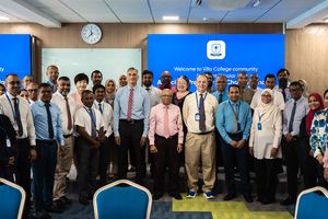 ވިލާ ކޮލެޖުގެ ފުލްބްރައިޓް ސްކޯލާ ޕްރޮފެސަރަށް ހޫނު މަރުހަބާއެއް