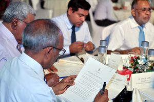 ކުންފުނިތަކުން މައުލޫމާތު ދޭން ދެކޮޅުހެދުން ހުއްޓާލަން ގޮވާލައިފި