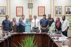 ފަހި ޔޫނިއަނުން މަޖިލީހުގެ ރައީސްއާ ބައްދަލުކޮށްފި
