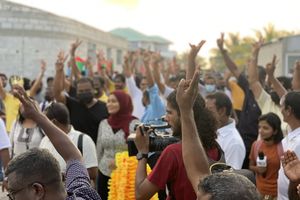 ފައްޔާޒަށް މިލަންދޫން ހޫނު މަރުހަބާއެއް!