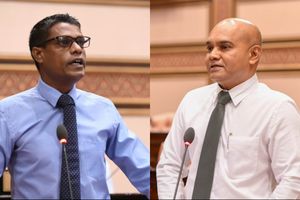 އަލިފުށީގައި ދެ މެންބަރުންގެ ކުރިމަތިލުން: ކުރި ހޯދީ ބިގޭ 