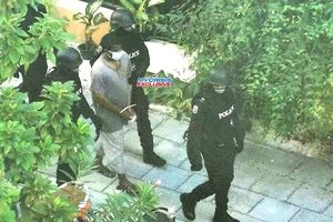 ބޮމުގެ ހަމަލާގައި އިސް މީހެއްގެ ގޮތުން ހައްޔަރުކުރީ އަދުހަމް