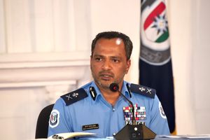 ރިޓަޔާ ކުރައްވަން ހުށަހެޅުއްވި މަންނާނު އެކްޓިން ކޮމިޝަނަރަކަށް