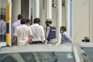ތަހުގީގު ކުރިއަށް ދަނިކޮށް ރައީސް ޔާމީންގެ ވަކީލުން ތަނާޒުލް