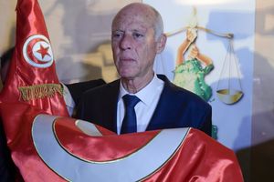 ޓިއުނީޝިއާގެ ރައީސް ވިދާޅުވީ ގައުމުގައި ވެރިކަން ކުރަނީ މާފިއާ ކަމަށް!
