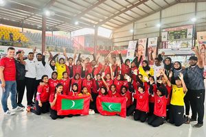 ޒުވާން އަންހެން ދެ ޓީމުން ހޭންޑްބޯޅައިގެ ފުރަތަމަ ބައިނަލްއަގްވާމީ މެޑަލް ހޯދައިފި