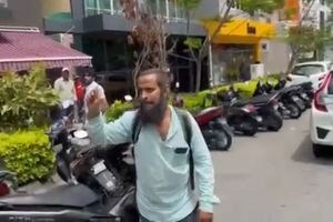 ހަމަލާދިން މީހާ ވަޒީފާއިން ސަސްޕެންޑް، ބަންދަށް 15 ދުވަސް