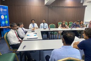ތިން ޕާޓީގެ މަޝްވަރާއިން ވެސް ހުޅިދޫ މައްސަލަ ހައްލެއް ނުވި 