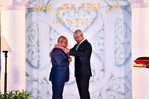 ޝާހިދަށް ނިޝާން އިއްޒުއްދީންގެ އިއްޒަތް އަރުވައިފި 