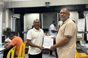ޗެއާމަންކަމުން ވަކިވީ އެއީ އެމްޑީޕީގެ ސްލޮޓަކަށްވާތީ