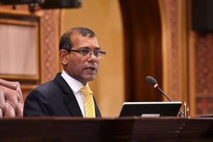 ބޭރުގެ މާހިރަކާ އެކު ބޮޑު ހިޔާނާތް ބަލަން ނަޝީދުގެ ގަރާރެއް 