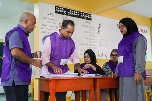 Voting begins in Maldives presidential election