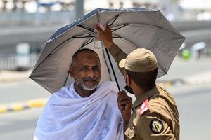 'Heat of hell': Saudi sun challenges hajj pilgrims
