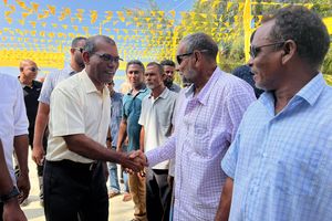ސިޔާސީ މުވައްޒަފުންނަކީ ރައީސްގެ ނޯކަރީންނެއް ނޫން: ނަޝީދު