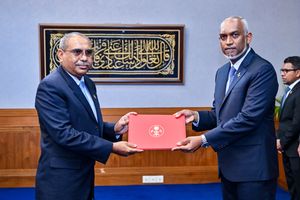 ހުލާސާކޮށް އިއްޔެ: ޒާހިދު އާއި މުއިއްޒުގެ ބައްދަލުވުން