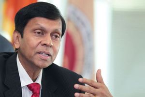 ލަންކާގެ ކުރީގެ ގަވަރުނަރު ގައުމުން ފުރުން މަނާކޮށްފި