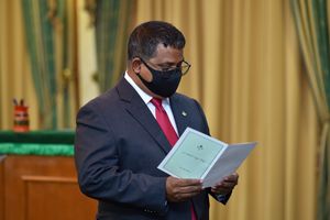 ކުންފުންޏެއްގައި ޑރ. ހުސެއިންގެ ހިއްސާ އޮތުމުން ލަފާ ހޯދަނީ