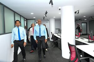 ޑިވެލޮޕްމަންޓު ބޭންކަށް ބޮޑު މުސާރައިގައި މުވައްޒަފުން ނަގަނީ